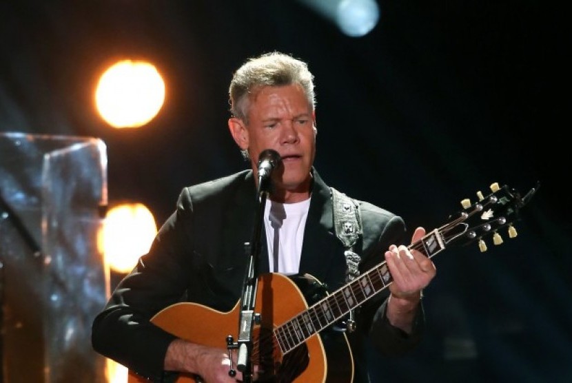 Penyanyi country Amerika Serikat, Randy Travis.