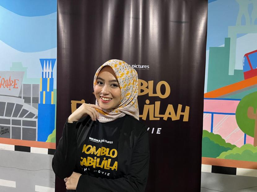 Penyanyi dan aktor Nabilah Ayu dalam jumpa pers film komedi  romantis Jomblo Fi Sabilillah di MULA by Galeria, Jakarta Selatan, Kamis (27/10). 
