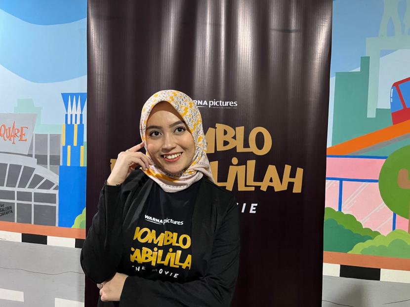Penyanyi dan aktris Nabilah Ayu dalam jumpa pers film komedi  romantis Jomblo Fi Sabilillah di MULA by Galeria, Jakarta Selatan, Kamis (27/10). 