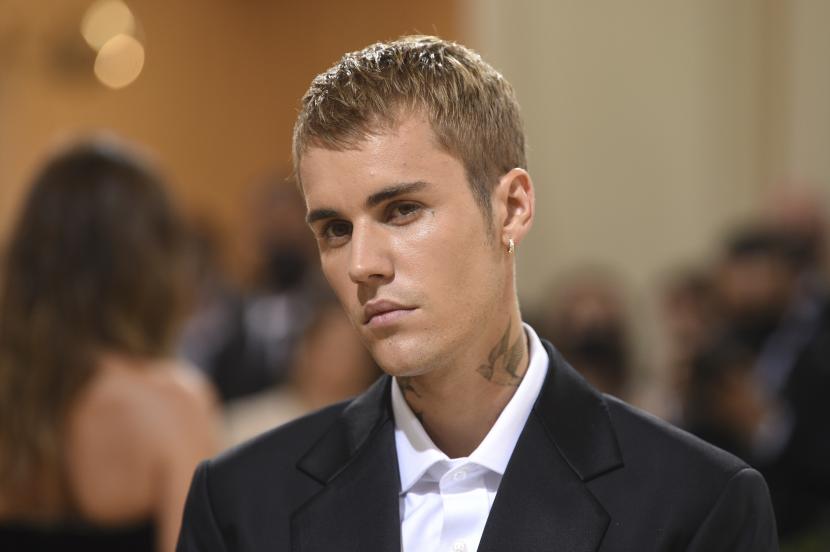 Penyanyi Justin Bieber ketika menghadiri malam amal The Metropolitan Museum of Art