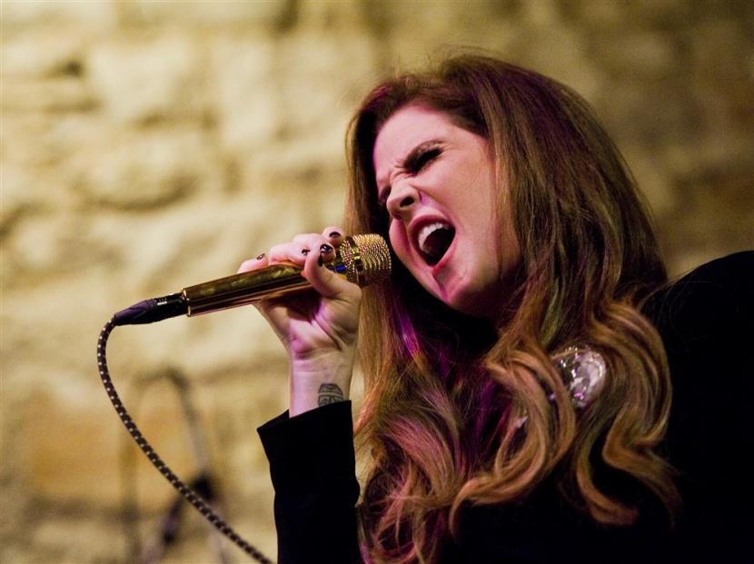 Penyanyi Lisa Marie Presley tampil di gelaran South by Southwest di Austin, Texas, AS, 12 Maret 2014. Lisa Marie meninggal dunia dalam usia 54 tahun pada 12 Januari 2023.