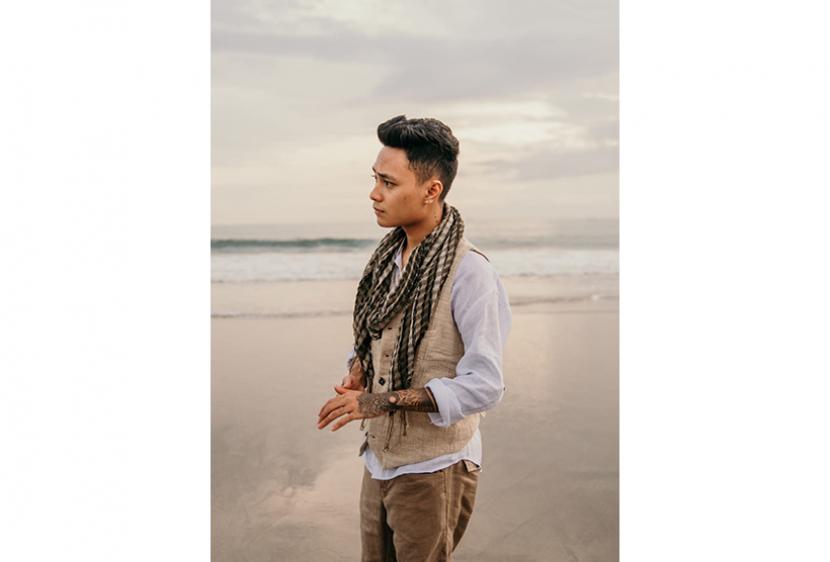 Penyanyi Petrus Mahendra (Mahen) merilis single baru berjudul Mimpi Tentang Dia.