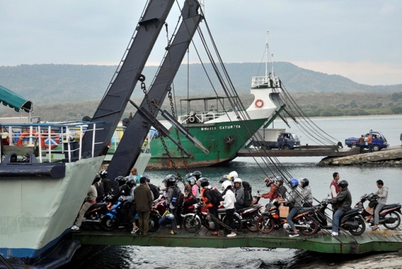 Penyebrangan di Pelabuhan Gilimanuk