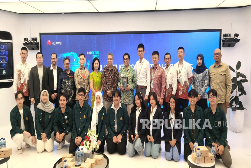 Penyedia infrastruktur TIK dan perangkat pintar global, Huawei, mengumumkan berakhirnya rangkaian kegiatan Huawei National ICT Competition 2024-2025 yang ditandai dengan penyerahan hadiah kepada para pemenang. Kompetisi ini diikuti oleh lebih dari 900 mahasiswa dari 30 universitas terkemuka di Indonesia.