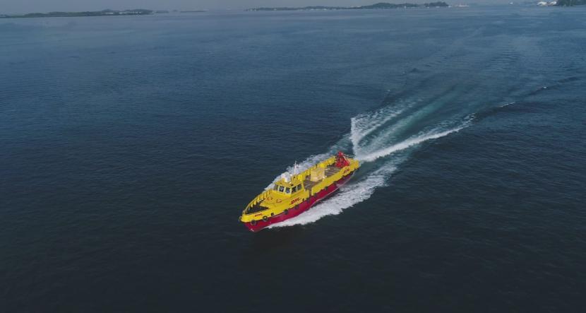 Penyedia layanan ekspres internasional, DHL Express, meluncurkan layanan pengantaran Yellow Boat pertamanya untuk menyediakan transportasi yang lebih andal dan efisien dalam mengangkut barang antara Batam dan Singapura.
