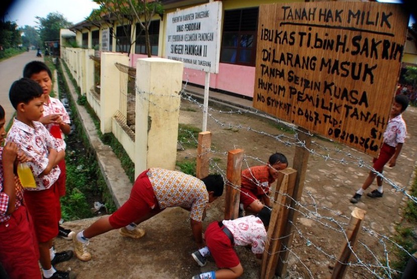 Penyegelan Sekolah (ilustrasi)