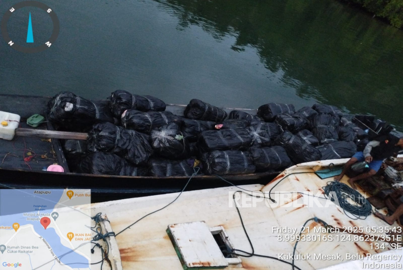 Penyelundupan 70 bale pakaian bekas di perairan Pasir Putih digagalkan Bea Cukai Atambua bersama instansi lain pada Jumat (21/3/2025) lalu.
