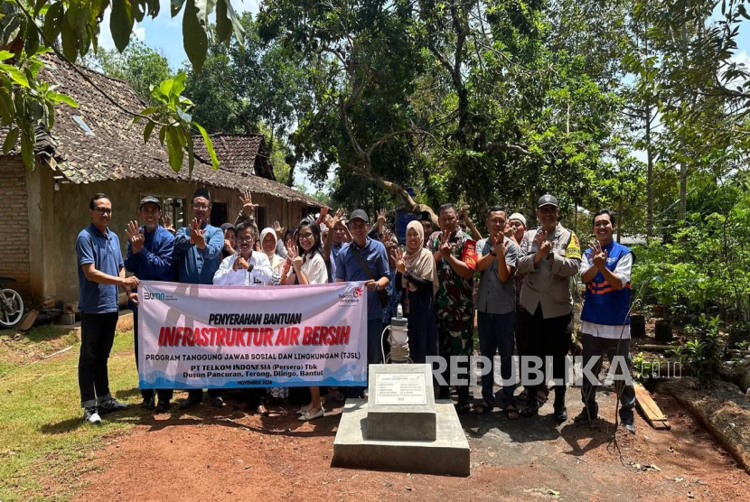  Penyerahan bantuan infrastruktur air bersih kepada perwakilan Dusun Pancoran, Terong, Dlingo, Bantul, beberapa Waktu lalu.