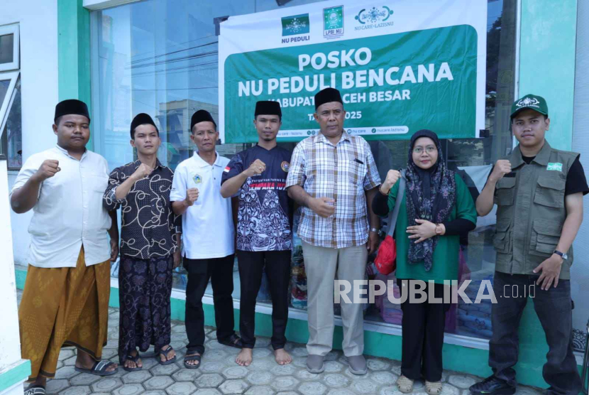 Penyerahan bantuan untuk korban bencana Sumatera NU Peduli