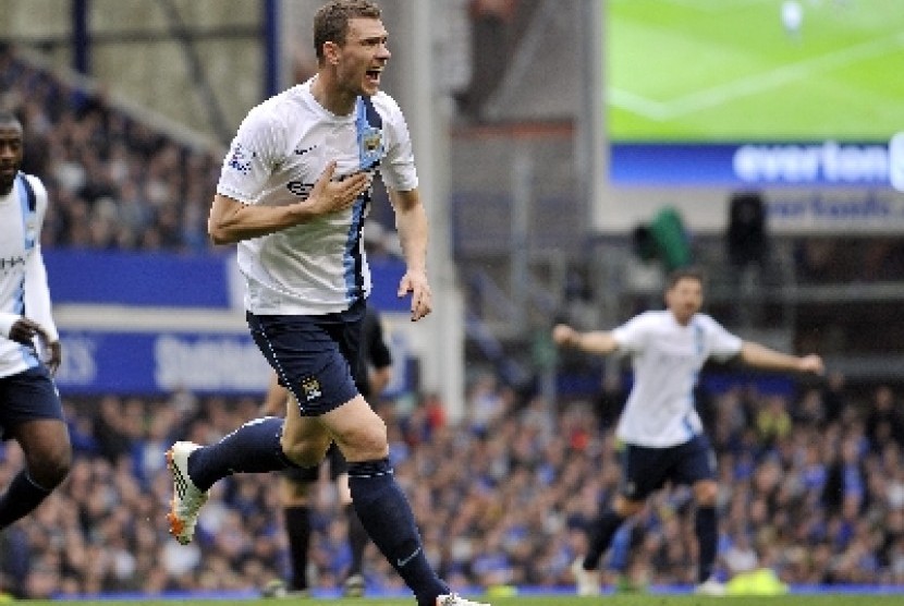Penyerang Manchester City, Edin Dzeko
