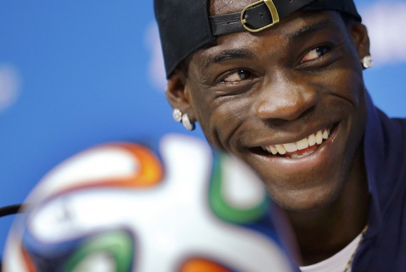 Penyerang Mario Balotelli.