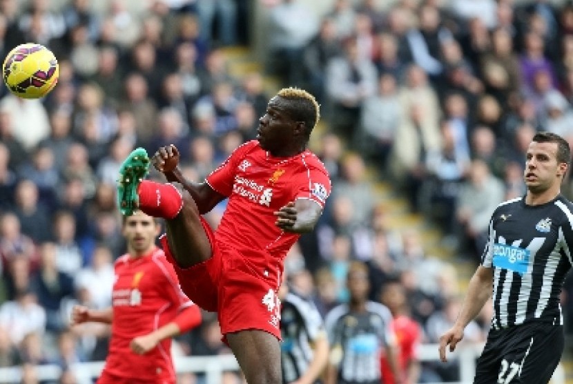 Penyerang Mario Balotelli.