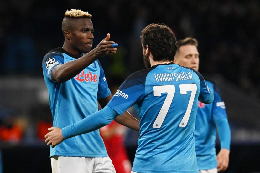 Penyerang Napoli Victior Osimhen merayakan golnya ke gawang Eintracht Frankfurt di Liga Champions.