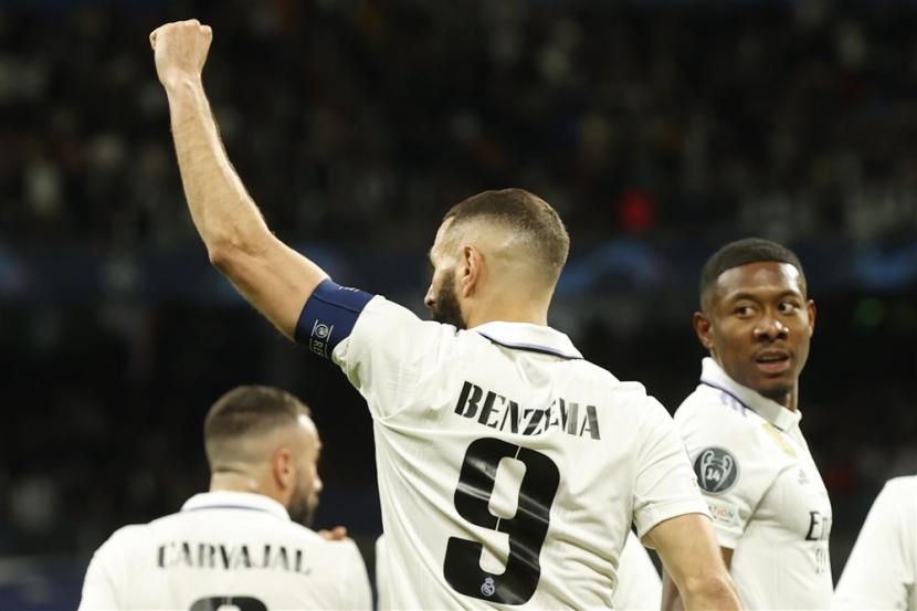 Penyerang Real Madrid Karim Benzema merayakan golnya ke gawang Chelsea dalam pertandingan perempat final Liga Champions.