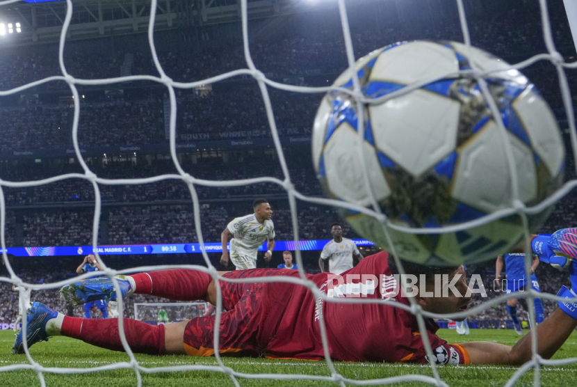 Dua Penalti Mbappe Antar Madrid yang Bermain 10 Pemain Kalahkan Marseille di Liga Champions