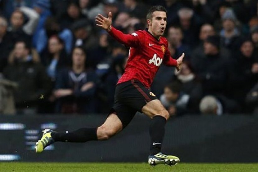 Penyerang Robin van Persie.