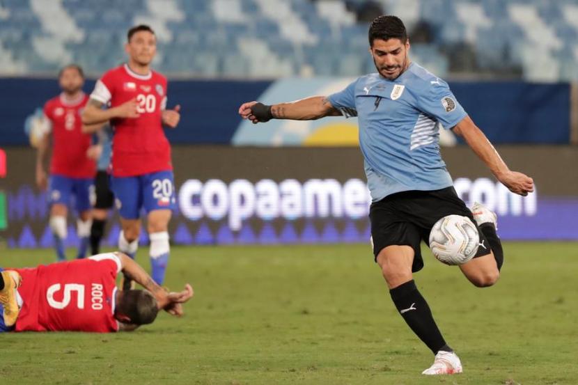 Penyerang Uruguay Luis Suarez dalam pertandingan melawan Cile di Copa America 2021.
