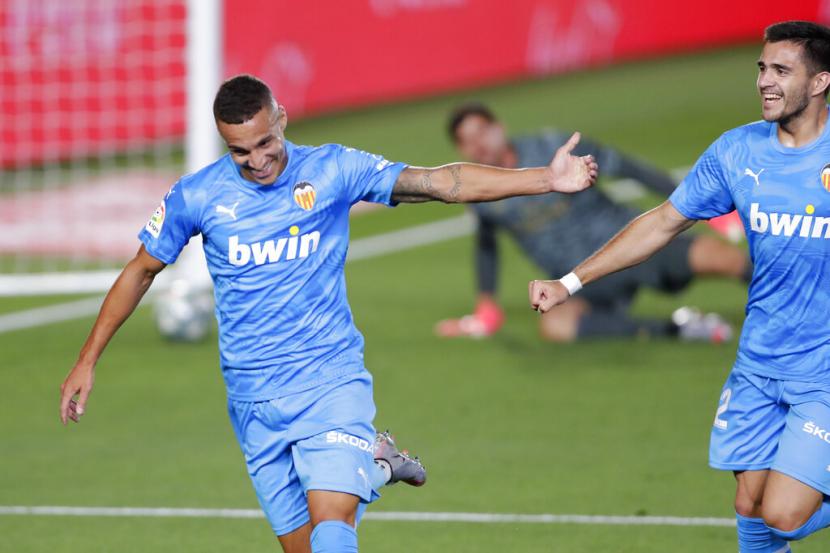 Penyerang Valencia Rodrigo Moreno bergabung dengan Leeds United dengan nilai transfer 29 juta euro.
