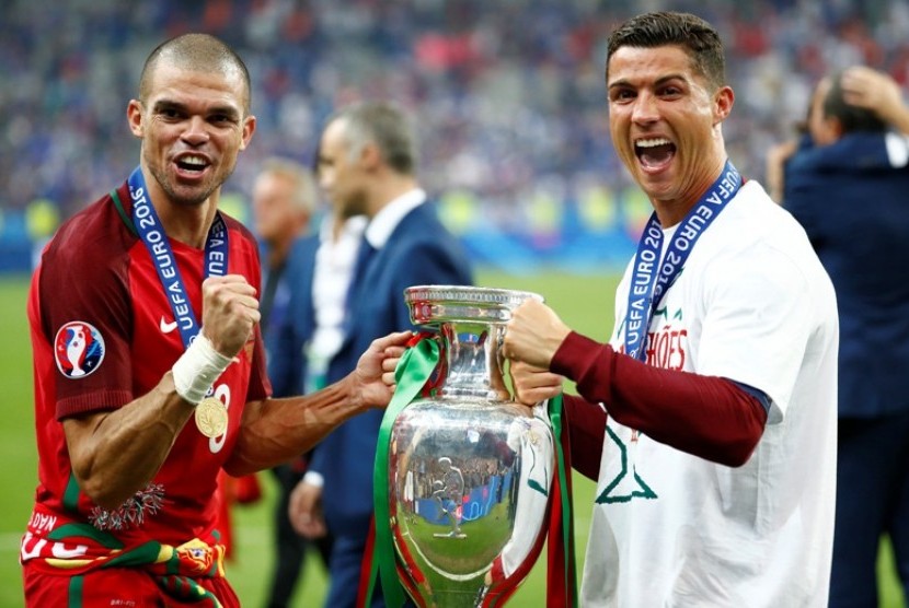 Pepe (kiri) dan Cristiano Ronaldo
