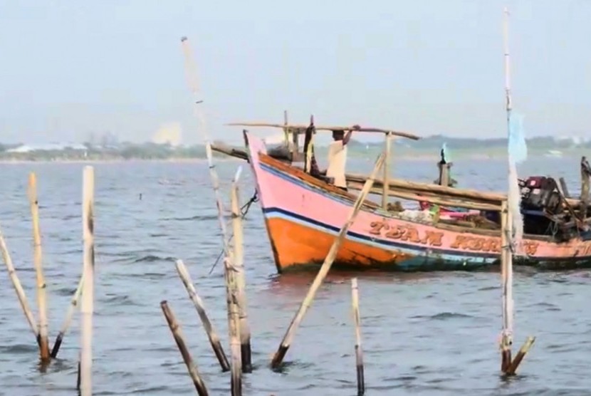 Perahu nelayan di Cirebon, Jawa Barat (ilustrasi). Asuransi memberi perlindungan baik nelayan sedang melaut maupun tidak.