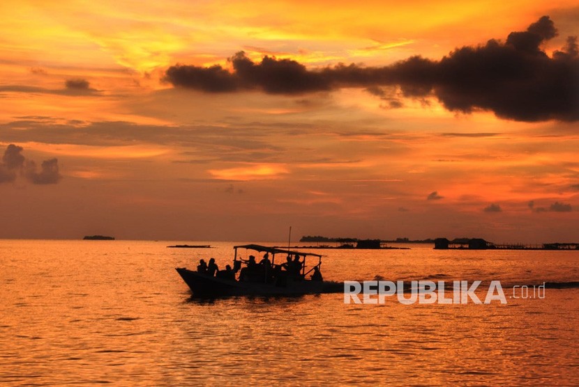 Perahu nelayan di kepulauan Karimunjawa. Pemerintah Kabupaten Jepara, Jawa Tengah, bakal memperketat pembukaan semua objek wisata di wilayahnya untuk mencegah penyebaran Covid-19.