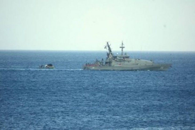 Perahu pencari suaka yang dicegat di dekat perairan Christmas Island pekan lalu, telah kembali ke Indonesia. 