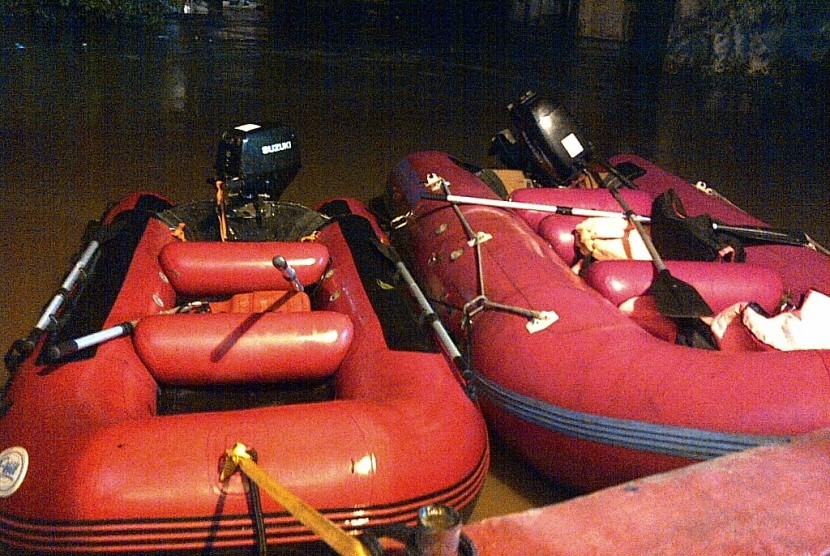 Perahu untuk mengevakuasi korban banjir. Ilustrasi