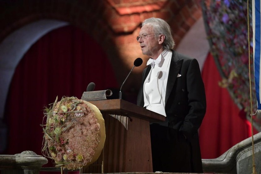 Peraih Nobel Kesusastraan asal Austria Peter Handke ditolak masuk Sarajevo.
