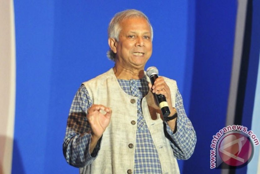 peraih Nobel Muhammad Yunus