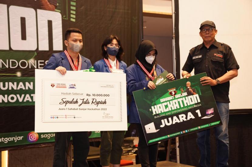 Peraih Titel Juara Hackathon Jawa Timur 2022.