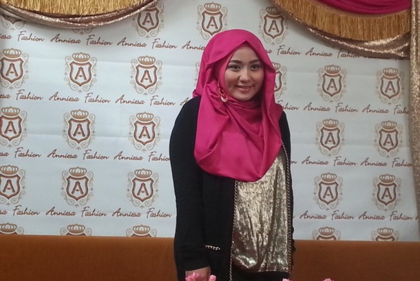 Perancang Mode Muslim Fashion Indonesia, Anniesa Hasibuan 