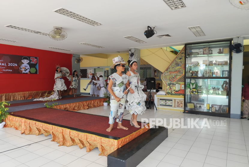 Perayaan hari guru di Sekolah Indonesia Davao Filipina.