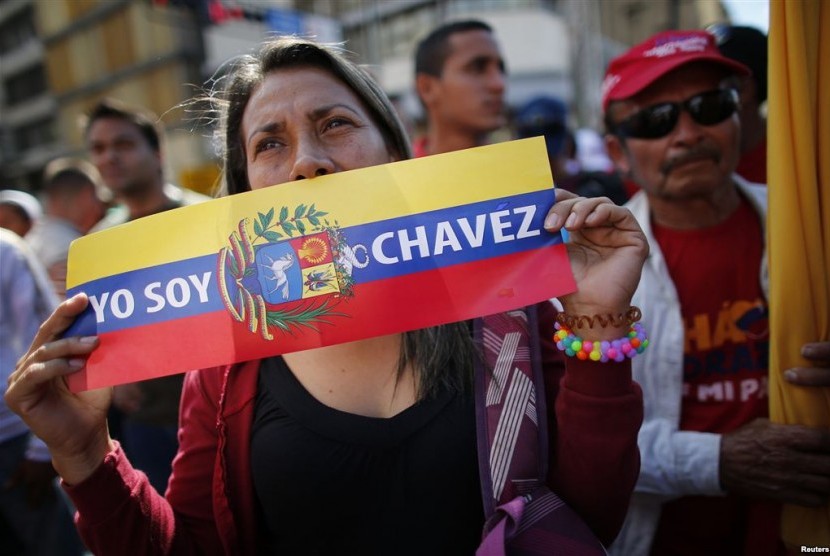 Perayaan Pelantikan Chavez pindah ke Jalanan