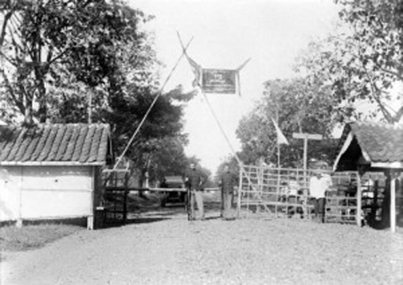 Perbatasan Malang dijaga militer kolonial saat mewabahnya pes pada 1910-1911. 