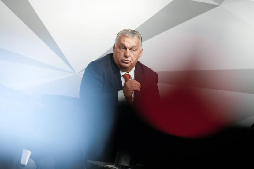 Perdana Menteri Hongaria Viktor Orban berbicara selama diskusi panel yang diselenggarakan oleh penerbit tentang 