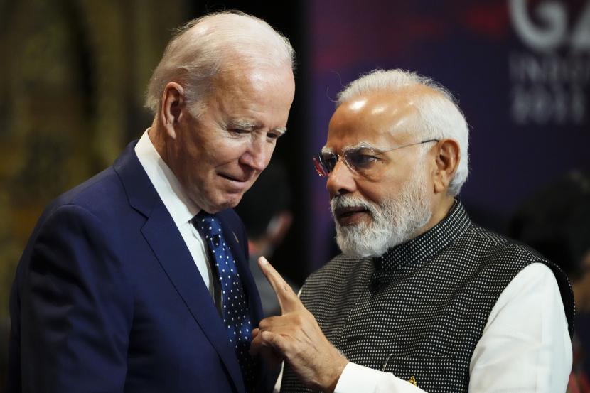  Perdana Menteri India Narendra Modi berbicara dengan Presiden AS Joe Biden.