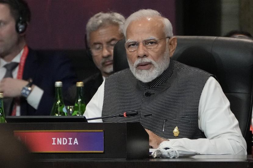  Perdana Menteri India Narendra Modi menghadiri KTT Pemimpin G20 di Bali, Indonesia, 15 November 2022. KTT Kelompok Dua Puluh (G20) Kepala Negara dan Pemerintahan ke-17 berlangsung dari 15 hingga 16 November 2022. 