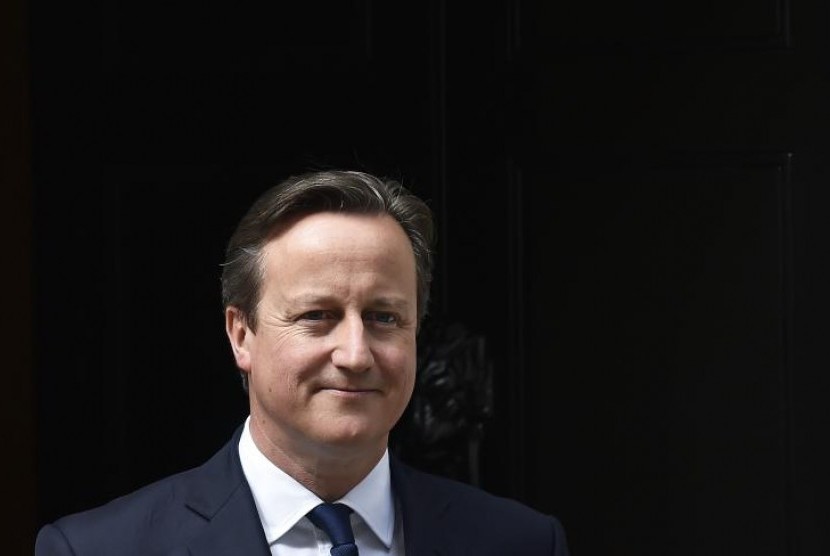 Mantan Perdana Menteri Inggris David Cameron ditunjuk jadi Menlu Inggris.  Cameron diperkirakan akan memberikan “nada yang lebih damai”,tetapi tidak akan berpihak pada Palestina