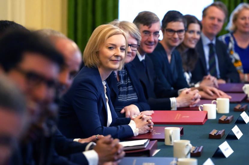 Perdana Menteri Inggris Liz Truss mengadakan rapat kabinet pertamanya di dalam 10 Downing Street di London, Rabu, 7 September 2022 sehari setelah dilantik sebagai Perdana Menteri.