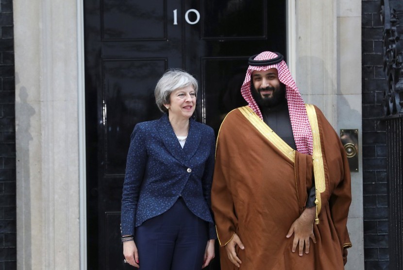 Perdana Menteri Inggris Theresa May dan Putra Mahkota Arab Saudi Mohammed bin Salman, Rabu (7/3).