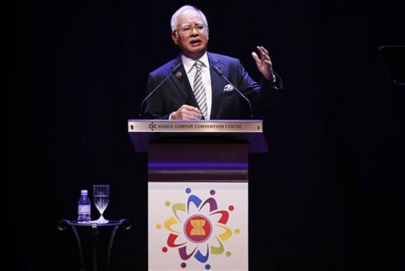 Perdana Menteri Malaysia berbicara dalam upacara pembukaan KTT ASEAN di Kuala Lumpur, Malaysia, Sabtu, 21 November 2015.