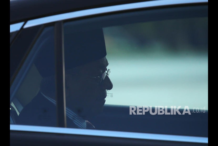 Perdana Menteri Malaysia Mahathir Mohamad tiba di Istana Nasional, di Kuala Lumpur, Malaysia, Senin (24/2/2020). Menurut laporan media, Mahathir Mohamad mengundurkan diri sebagai perdana menteri Malaysia.