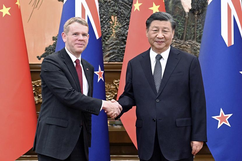 Perdana Menteri Selandia Baru, Chris Hipkins bawa pesawat cadangan saat melakukan perjalanan ke Cina.