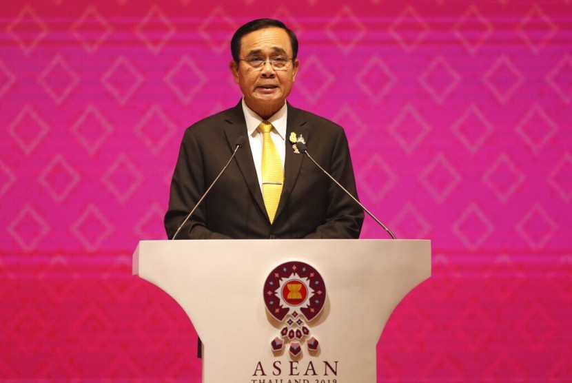 Perdana Menteri Thailand Prayuth Chan-ocha saat Konferensi Tingkat Tinggi (KTT) ASEAN di Nonthaburi, Thailand, Senin (4/11). 