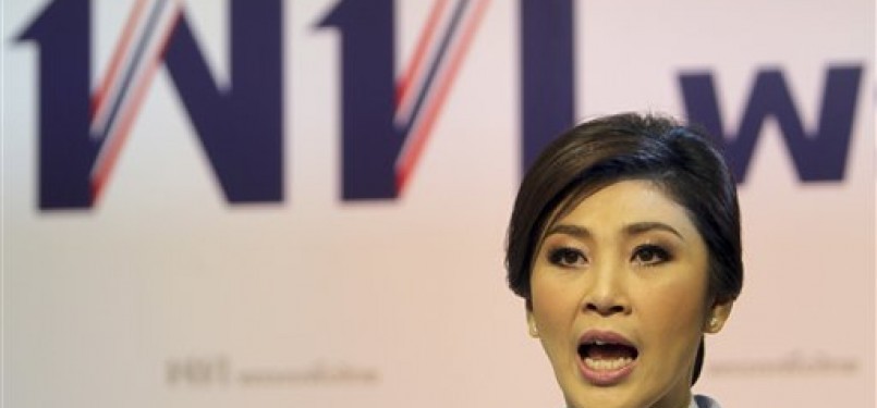 Perdana Menteri Thailand Yingluck Shinawatra menggelar konferensi pers usai disahkan sebagai perdana menteri oleh Raja Thailand, Senin (8/8).