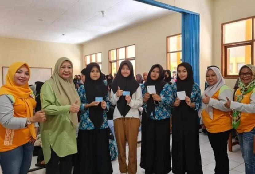 Perekaman KTP elektronik (KTP-El) ke sekolah denga target pelajar yang berusia 17 tahun terus dimasifkan di Kota Sukabumi. Harapannya upaya jemput bola ini memudahkan warga khususnya pelajar dalam memperoleh dokumen kependudukan.