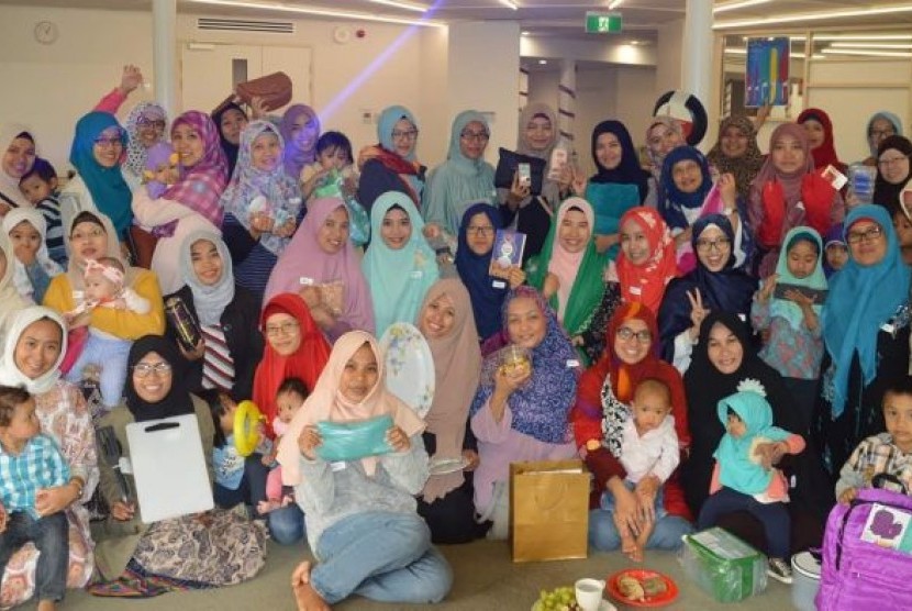 Perempuan Muslim asal Indonesia dalam kegiatan menyambut Ramadhan 2017 di Adelaide, Australia.