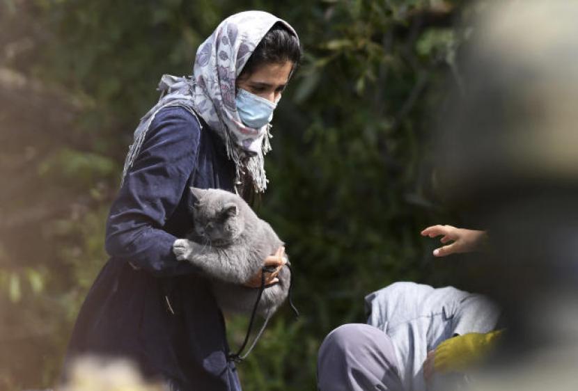 Perempuan pengungsi Afghanistan di perbatasan Polandia -Belarusia. Uni Eropa Minta Taliban Ubah Kebijakan, Berikan Hak pada Perempuan