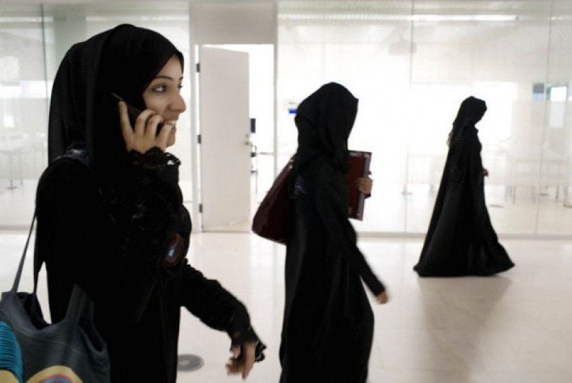 Muslimah karier Saudi lebih tidak tertarik untuk menabung demi keperluan pernikahan. Foto perempuan Saudi/ilustrasi
