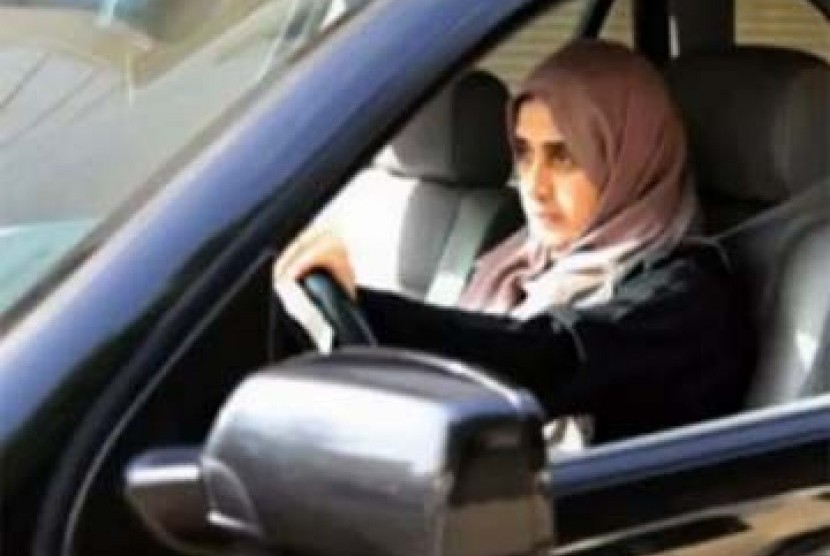 Perempuan Saudi mengemudi